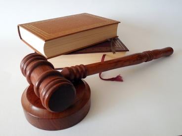 appellate law books and judge's gavel for use in litigation