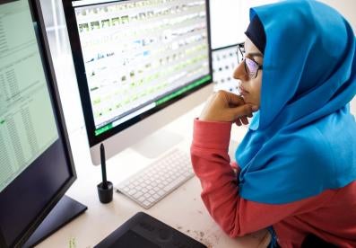 muslim woman at work, religious discrimination, eeoc