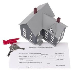 House and Keys on contract Real Estate Law