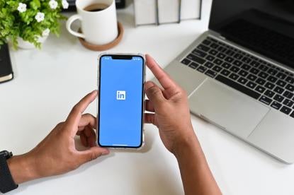 LinkedIn Update Allows Users to Put URLs Directly Into Their Posts