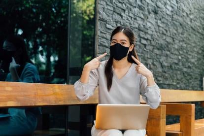 New Yorkers Must Wear Masks in Indoor Public Spaces