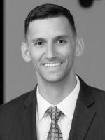 Ryan Bintz Associate Chicago litigation, financial markets, trusts and estates, and business transactions.